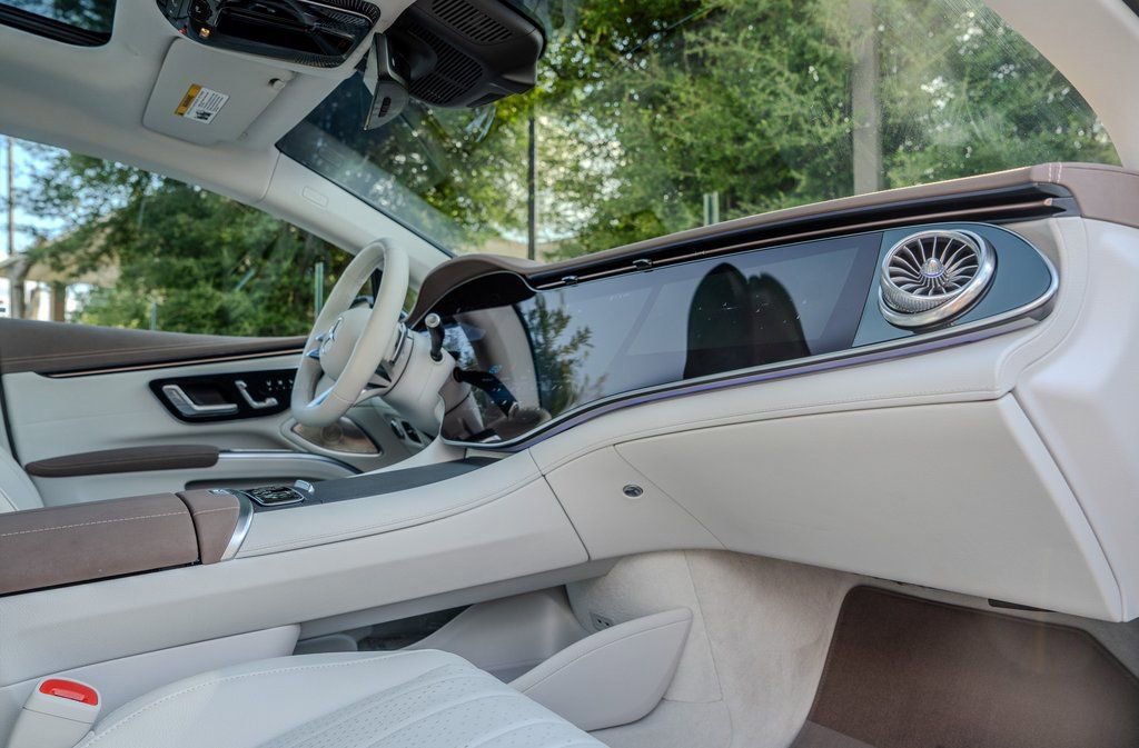 Used 2023 Mercedes-Benz EQS 580 4MATIC Sedan image 22