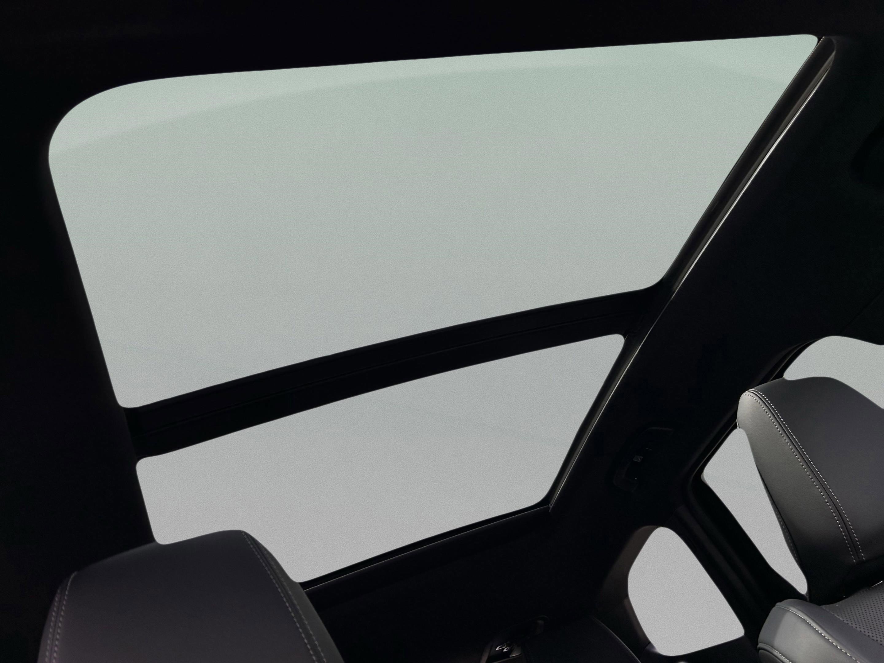 Used 2025 BMW X1 xDrive28i w/ Technology Package image 32