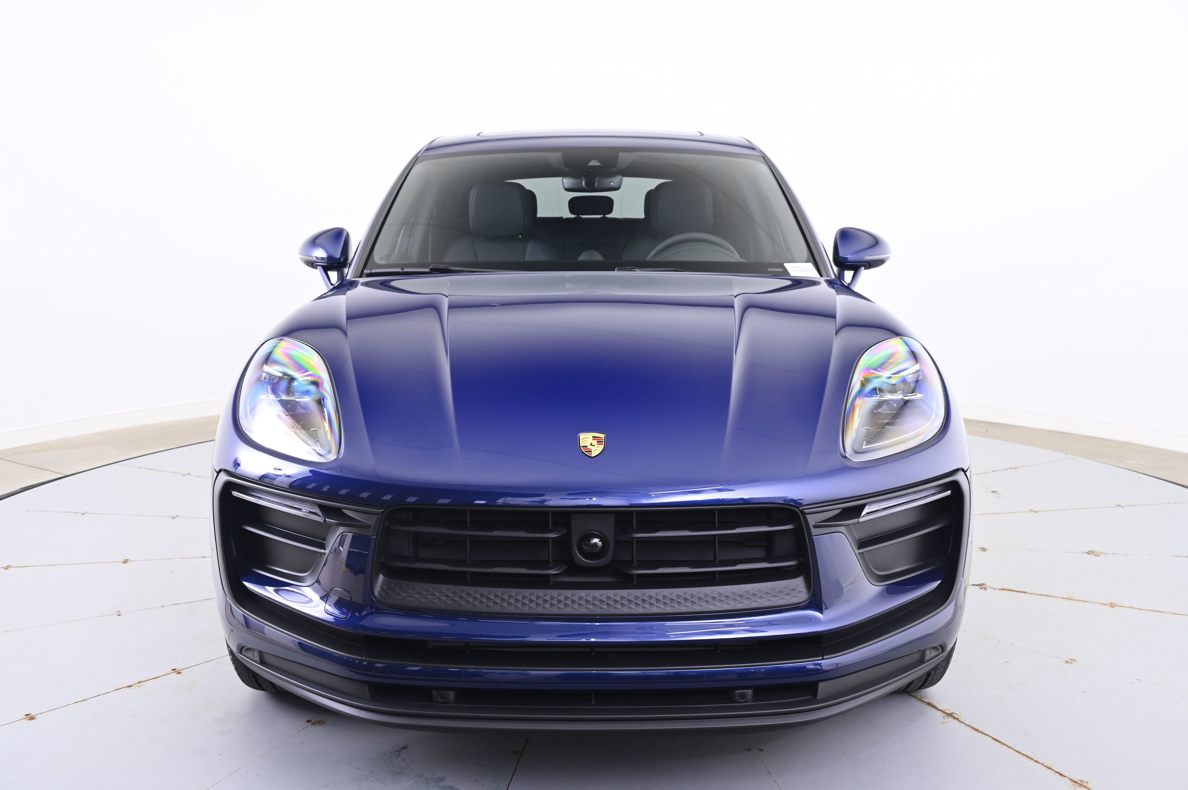 Certified 2025 Porsche Macan image 10
