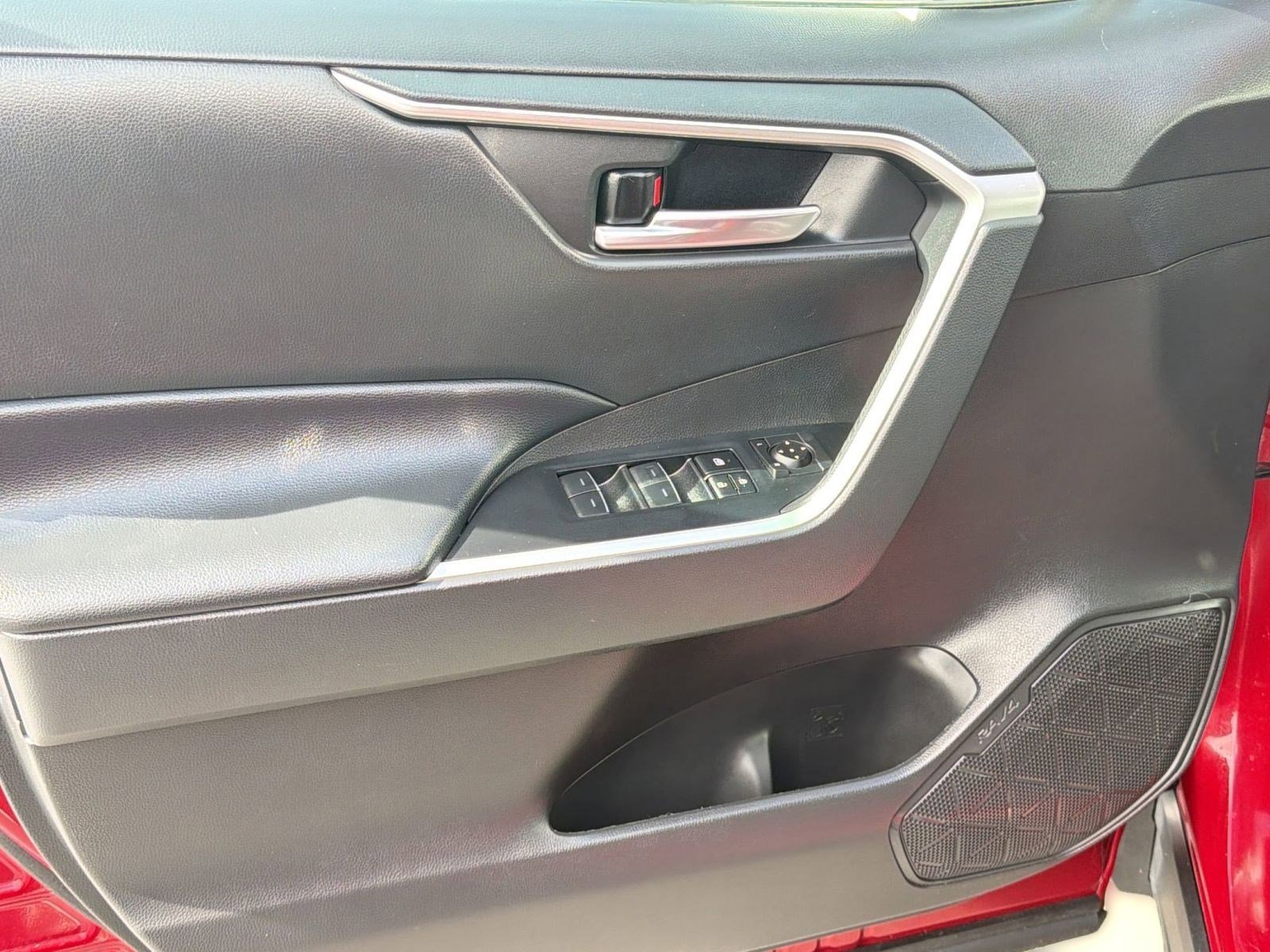 Used 2023 Toyota RAV4 XLE w/ Convenience Package FWD image 12