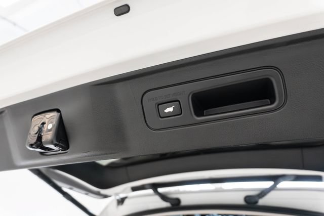 Used 2025 Honda Pilot EX-L image 12