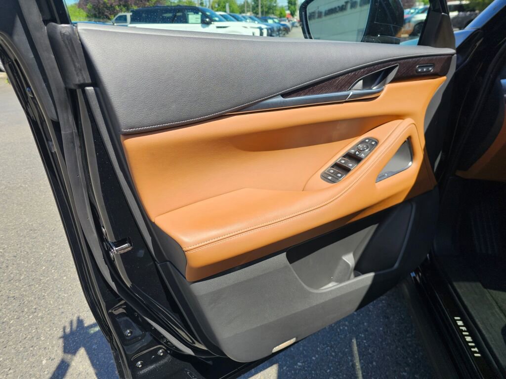 Used 2023 INFINITI QX60 Sensory w/ Vision Package AWD/4WD image 24