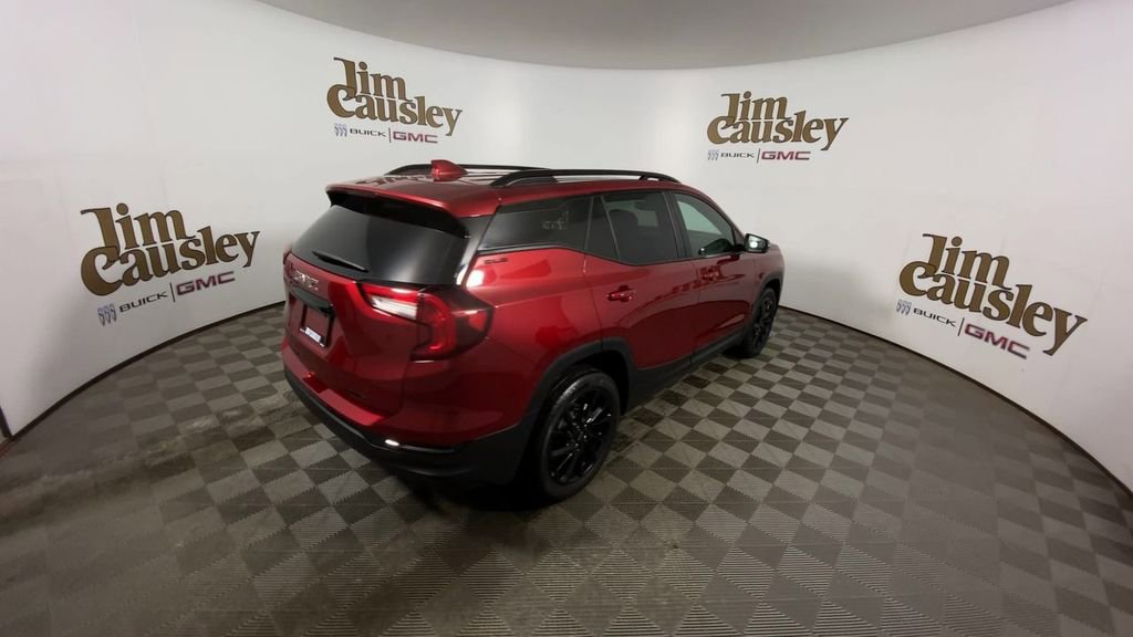 Used 2023 GMC Terrain SLE w/ Driver Convenience Package image 8