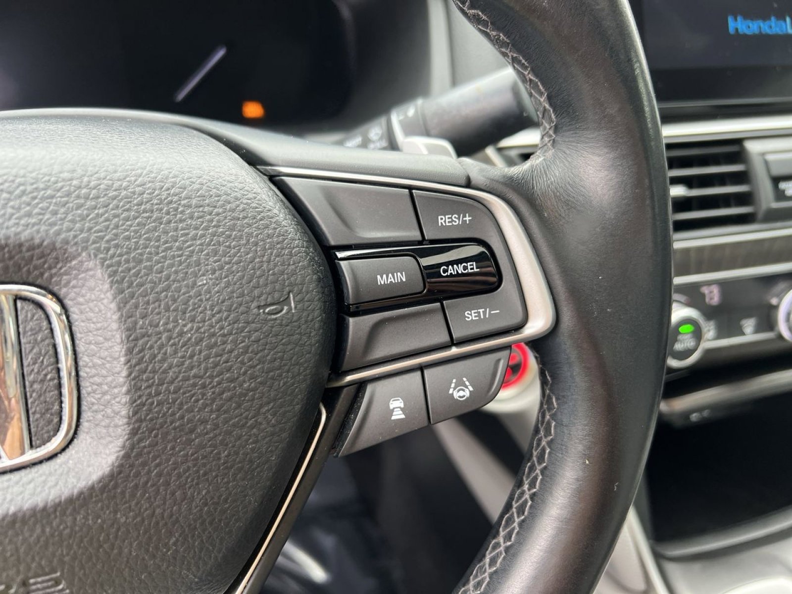 Used 2018 Honda Accord EX-L image 33