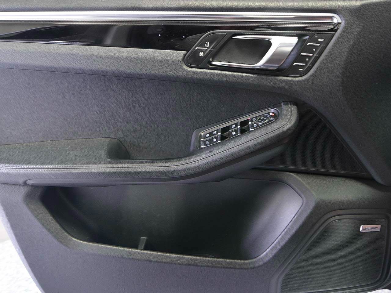 Used 2019 Porsche Macan AWD/4WD image 7