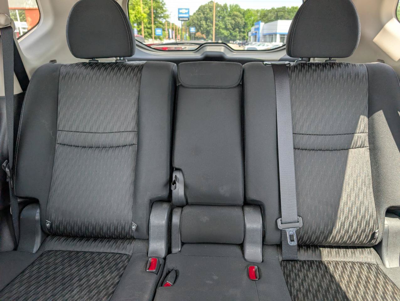 Used 2018 Nissan Rogue SV FWD image 36
