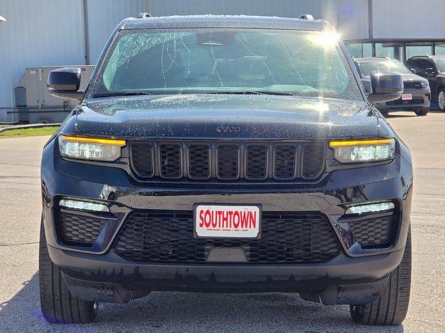 Certified 2023 Jeep Grand Cherokee Limited w/ Black Appearance Package AWD/4WD image 2