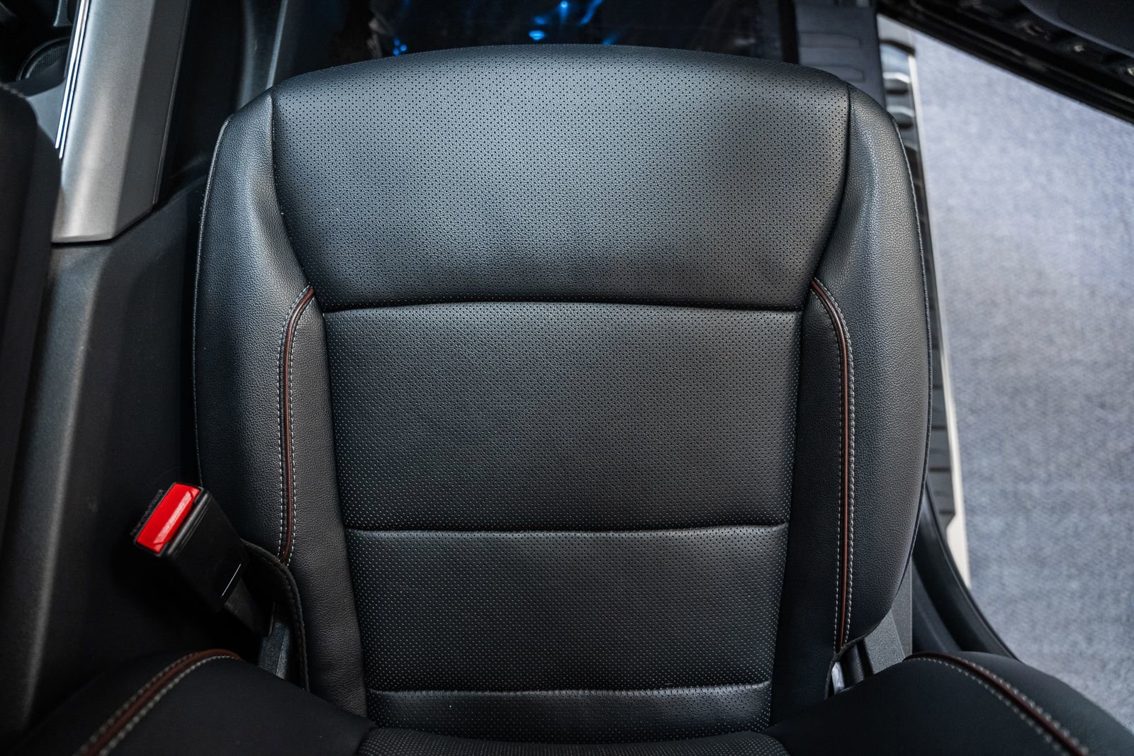 Certified 2022 Ford F150 Lariat w/ Equipment Group 502A High image 36