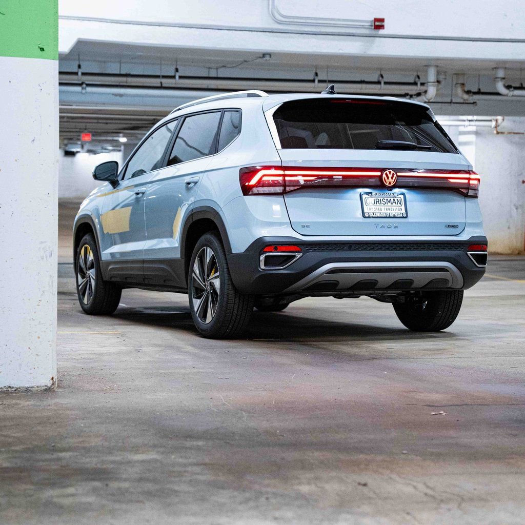 New 2026 Volkswagen Taos SE image 5