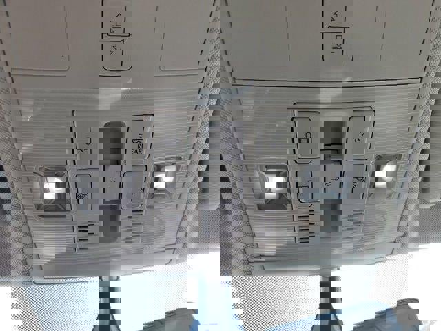 Used 2021 Volkswagen Tiguan SE image 30