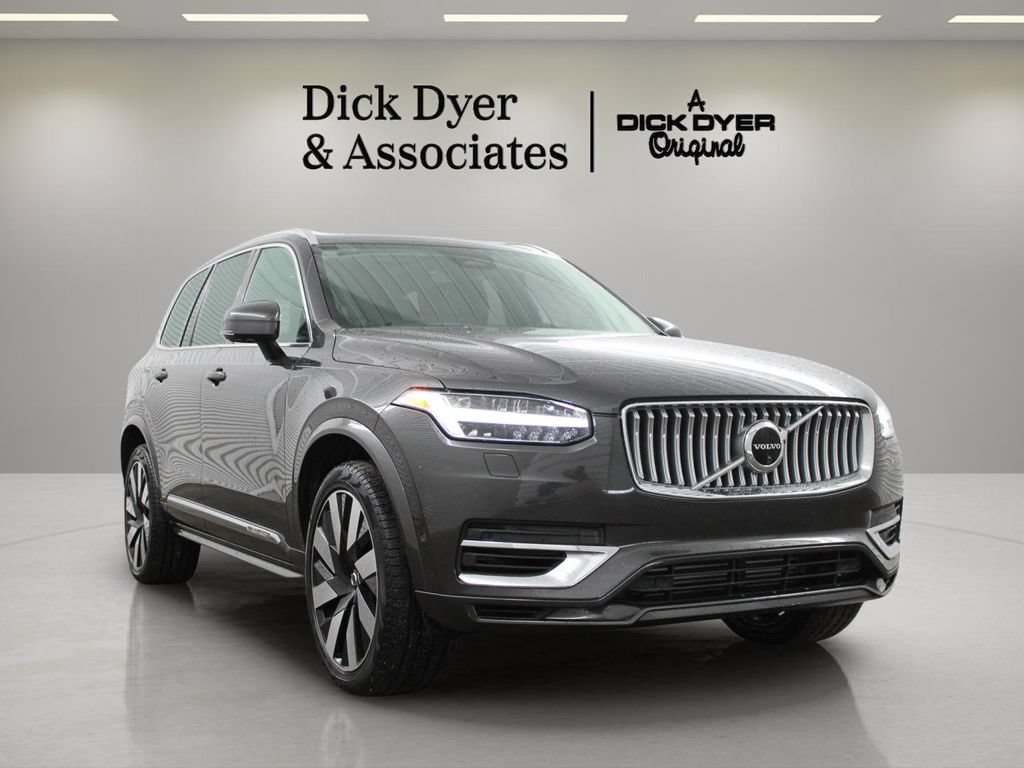 Used 2023 Volvo XC90 T8 Ultimate w/ Protection Package Premier AWD/4WD video 1