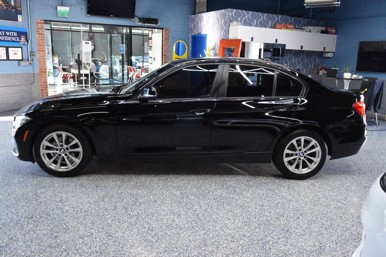 Used 2016 BMW 320i xDrive Sedan AWD/4WD image 8