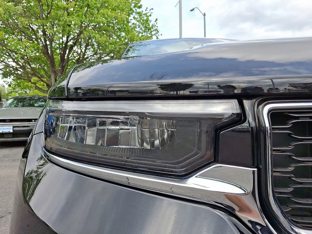 Used 2023 Jeep Grand Cherokee 4WD 4xe image 9