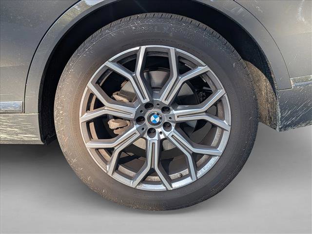 Used 2024 BMW X7 xDrive40i w/ Parking Assistance Package AWD/4WD image 14