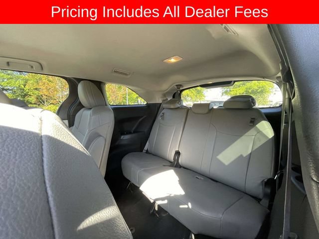 Used 2025 Toyota Sienna XLE FWD image 15