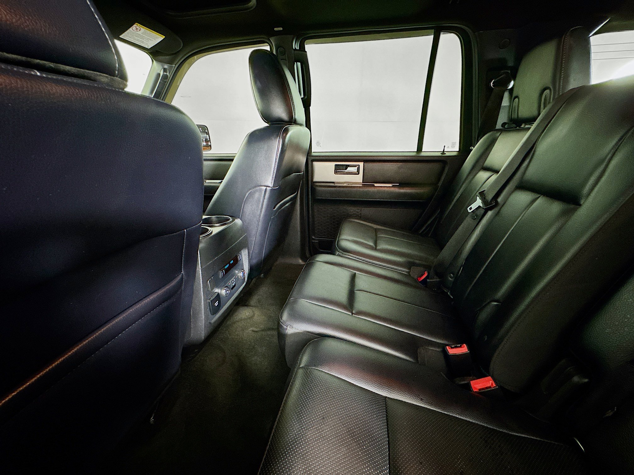 Used 2017 Ford Expedition XLT w/ Equipment Group 202A AWD/4WD image 22