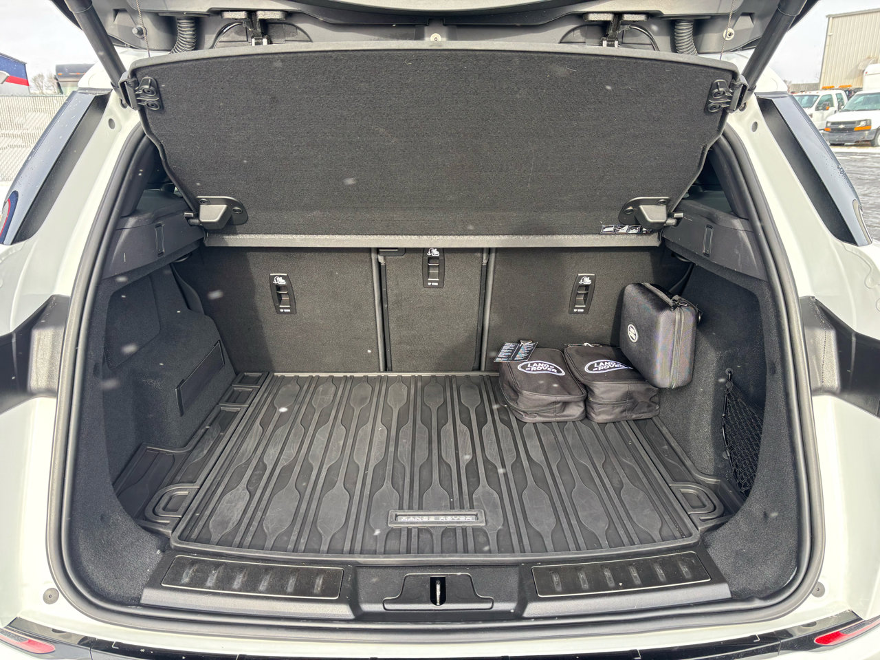 Used 2023 Land Rover Range Rover Evoque R-Dynamic S image 11