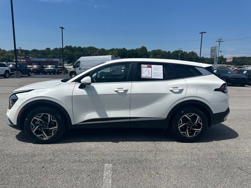 Used 2025 Kia Sportage LX FWD image 5