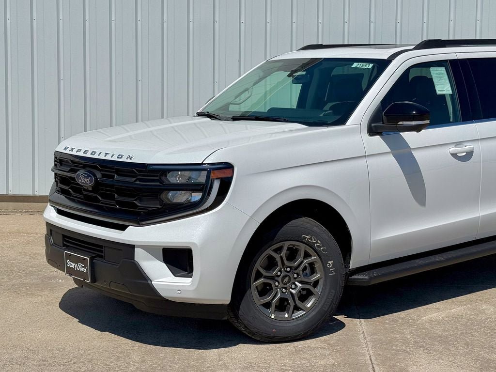 New 2026 Ford Expedition Max Active AWD/4WD image 2