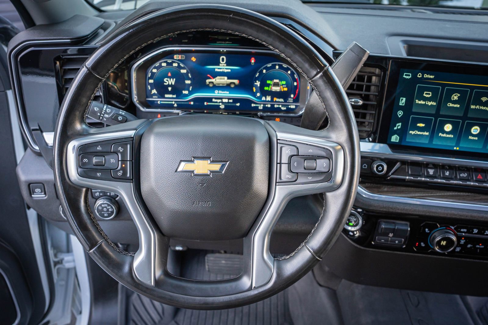 Used 2024 Chevrolet Silverado 2500 LT image 17