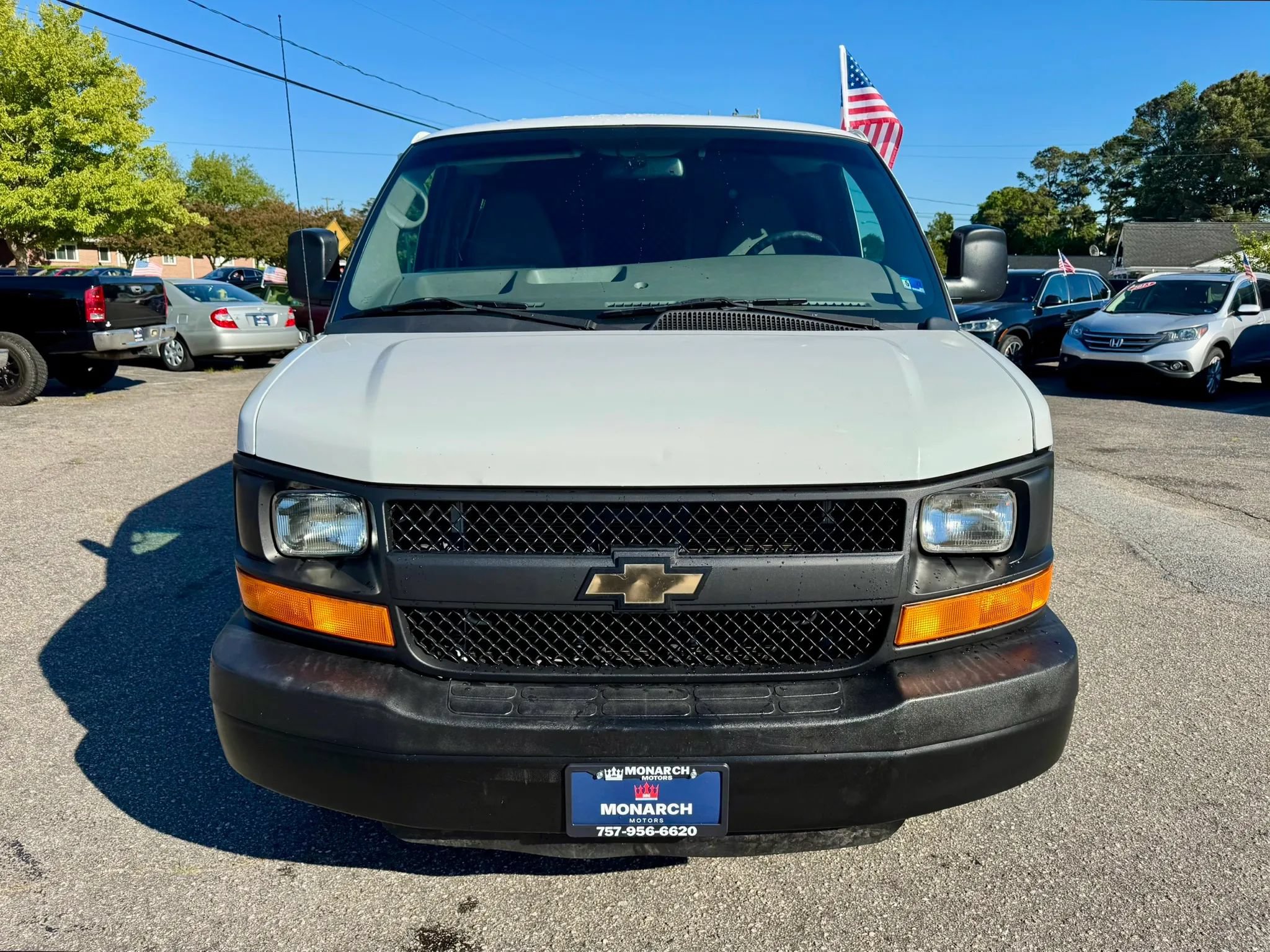 Used 2015 Chevrolet Express 2500 RWD image 8
