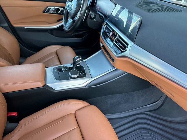 Used 2021 BMW 330i xDrive Sedan w/ M Sport Package AWD/4WD image 17