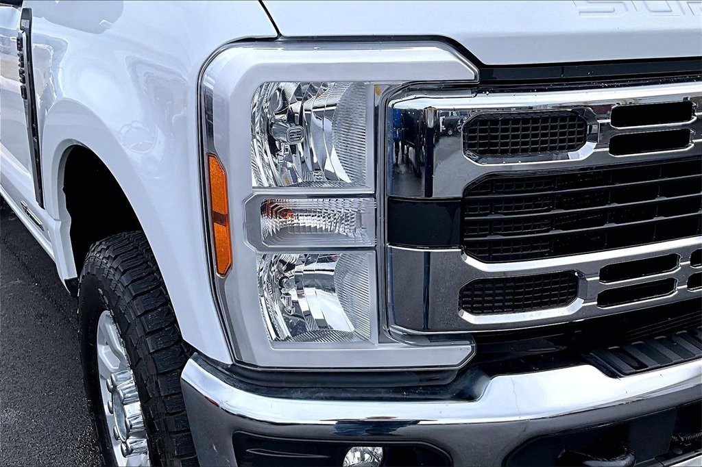 Used 2024 Ford F350 XLT image 30