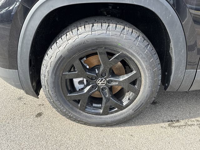 New 2026 Volkswagen Atlas Peak Edition image 8