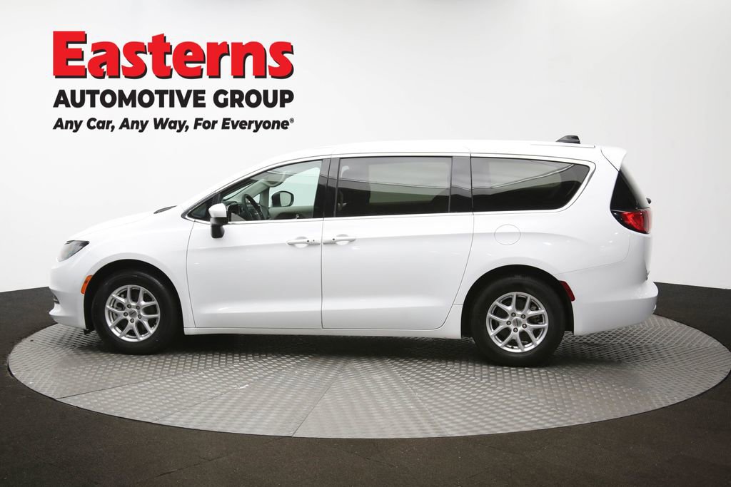 Used 2023 Chrysler Voyager LX image 60