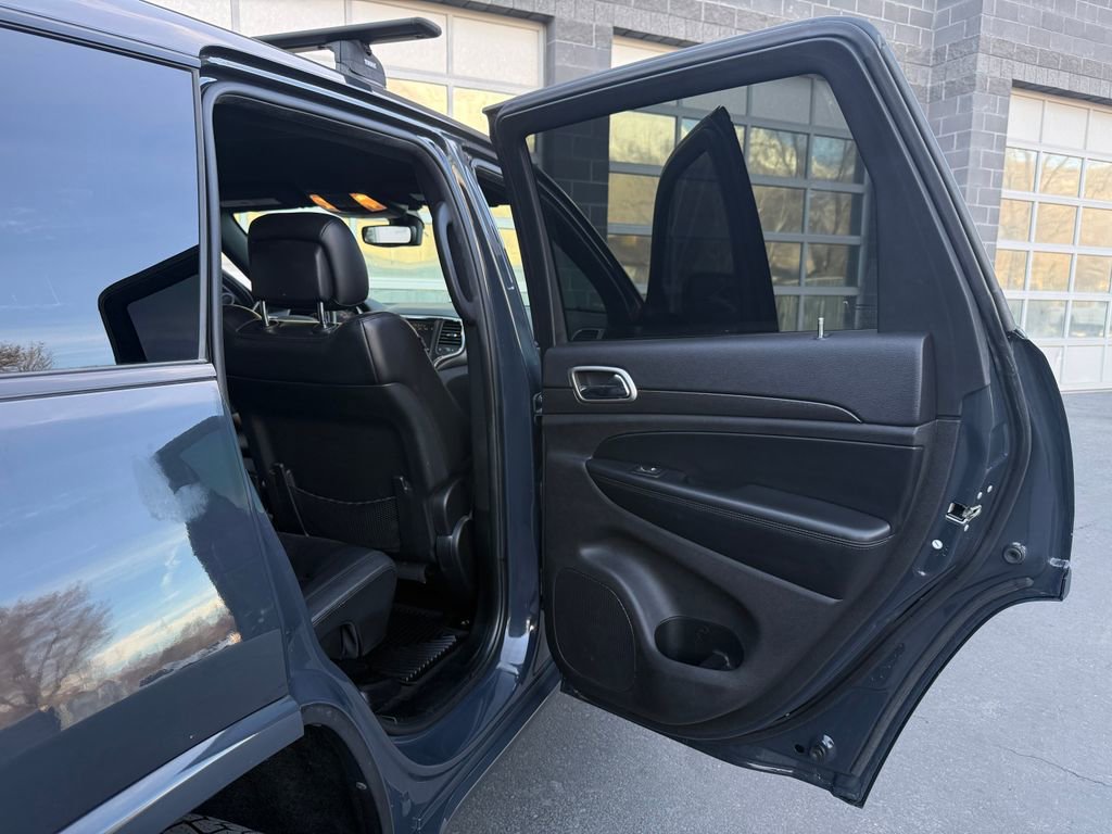 Used 2017 Jeep Grand Cherokee Altitude image 18