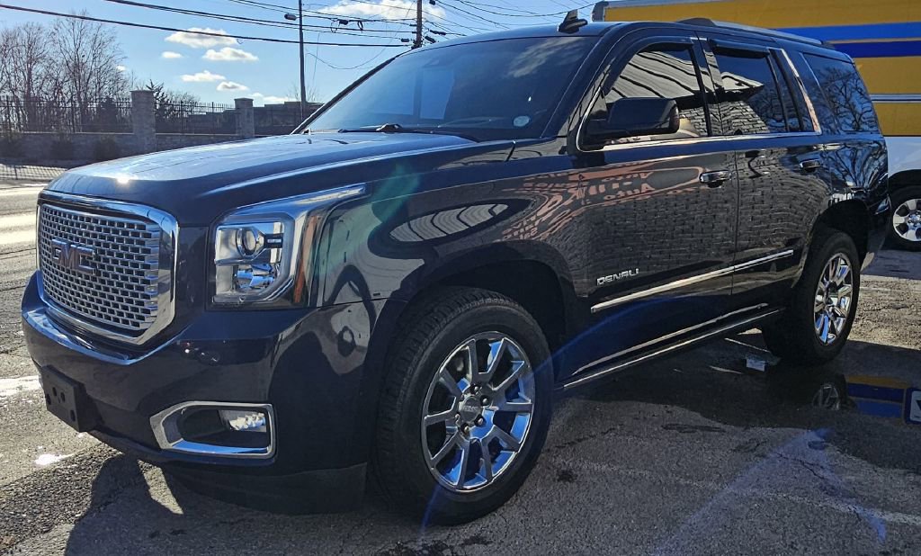 Used 2017 GMC Yukon Denali w/ Open Road Package AWD/4WD image 3