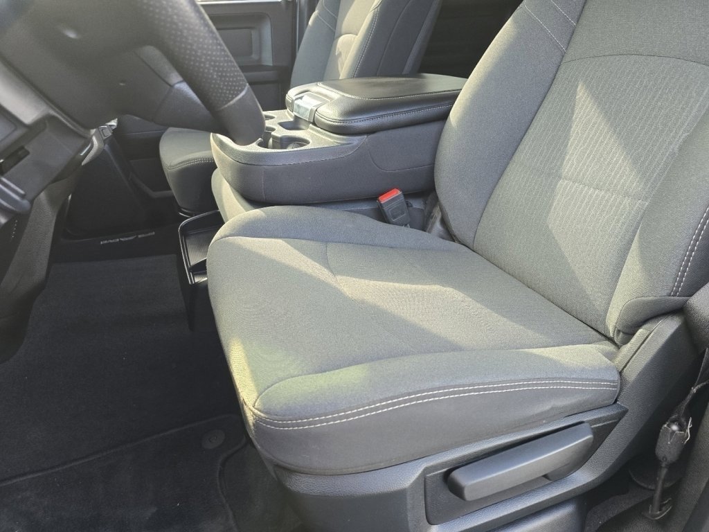 Used 2024 RAM 2500 Tradesman w/ Chrome Appearance Group image 20