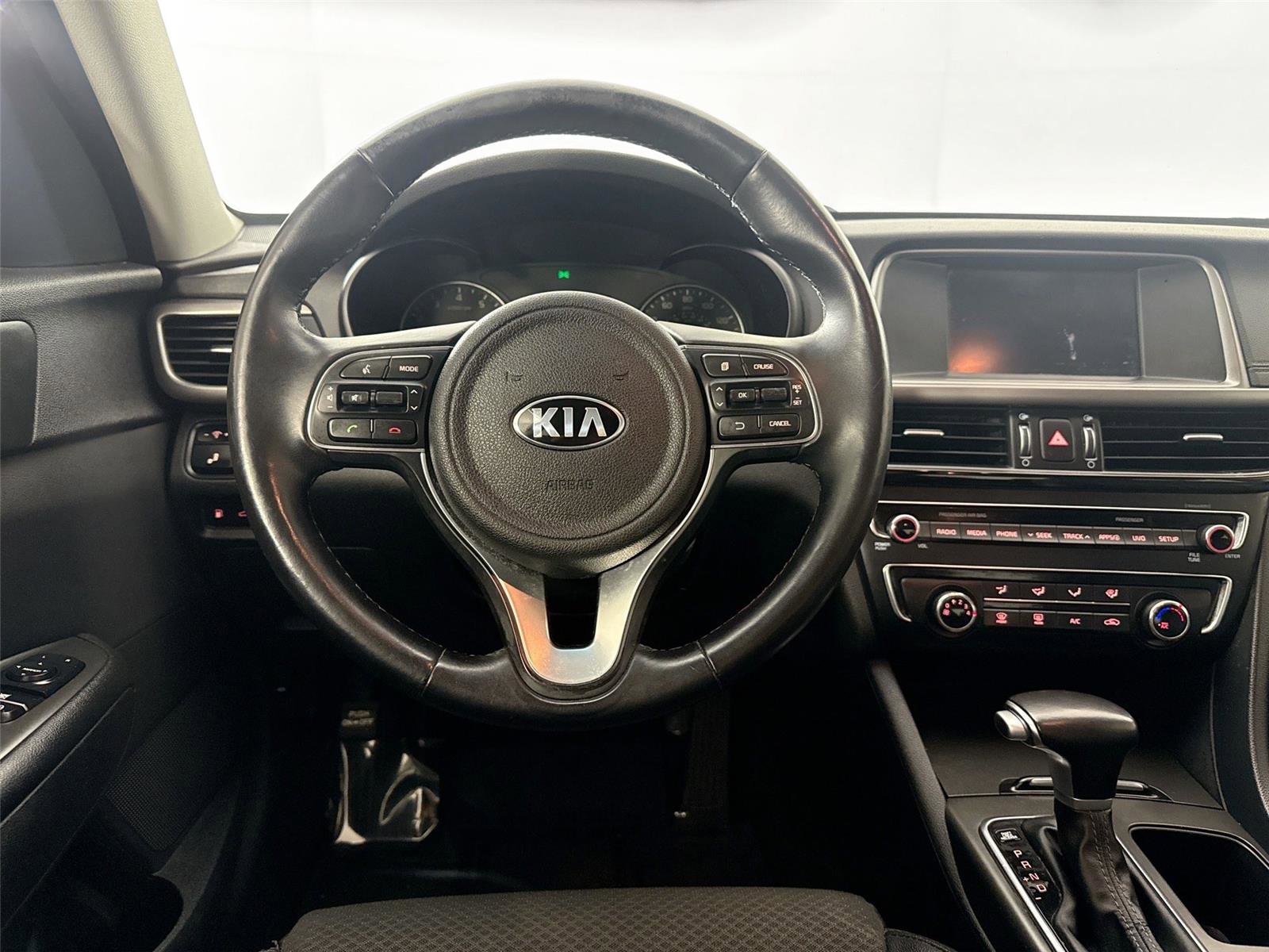 Used 2018 Kia Optima S image 28