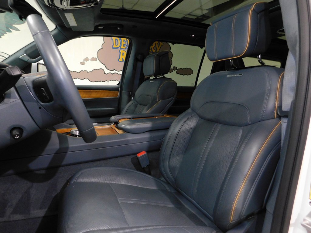 Used 2022 Jeep Grand Wagoneer Series II w/ Convenience Group III image 36