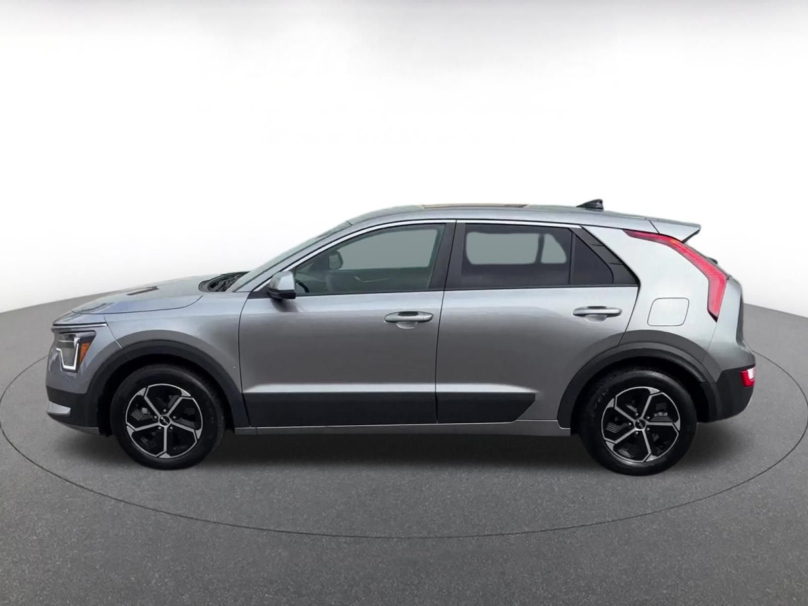 Used 2026 Kia Niro LX FWD image 9