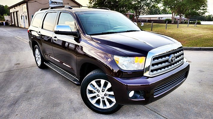 Used 2016 Toyota Sequoia Limited w/ Safety & Convenience Package RWD image 4