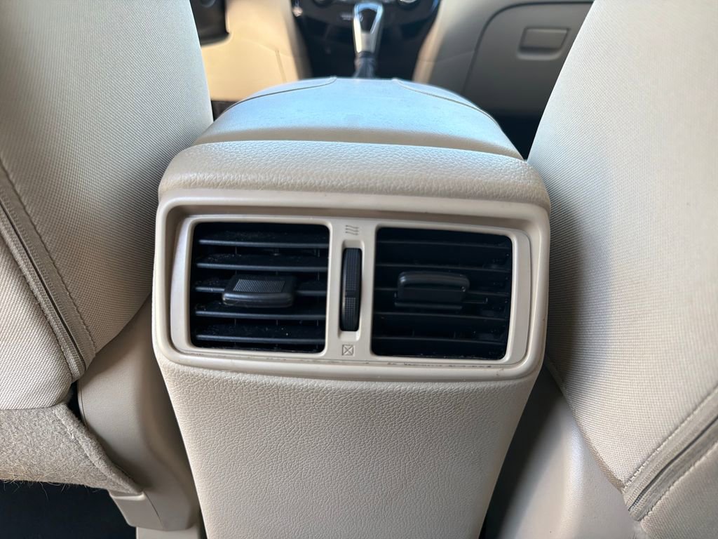 Used 2018 Nissan Rogue SV w/ Premium Package FWD image 23