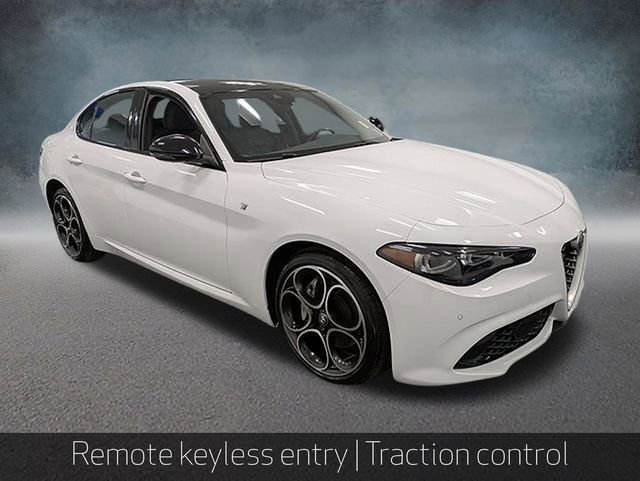 Used 2024 Alfa Romeo Giulia Ti image 3
