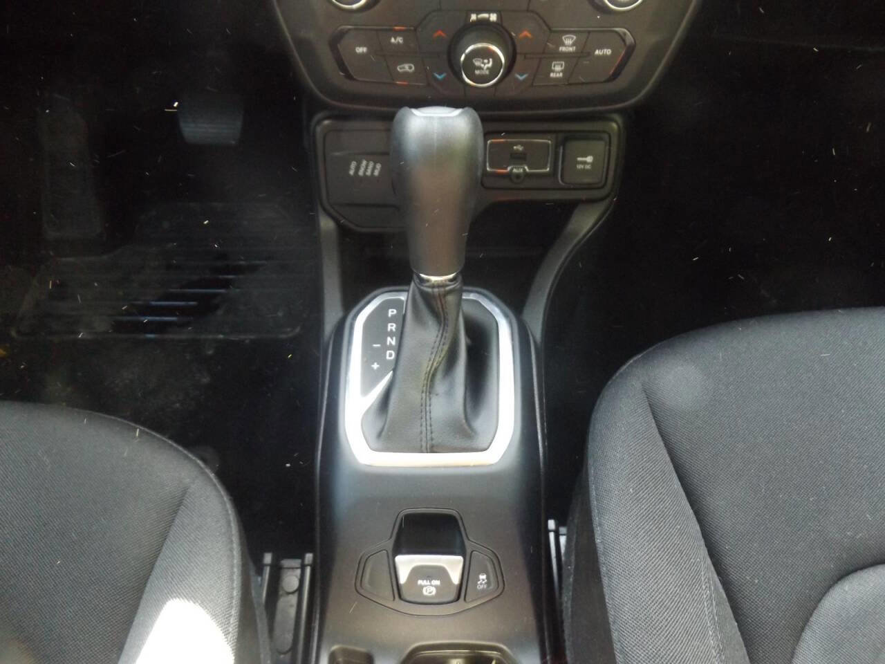 Used 2020 Jeep Renegade Latitude image 19