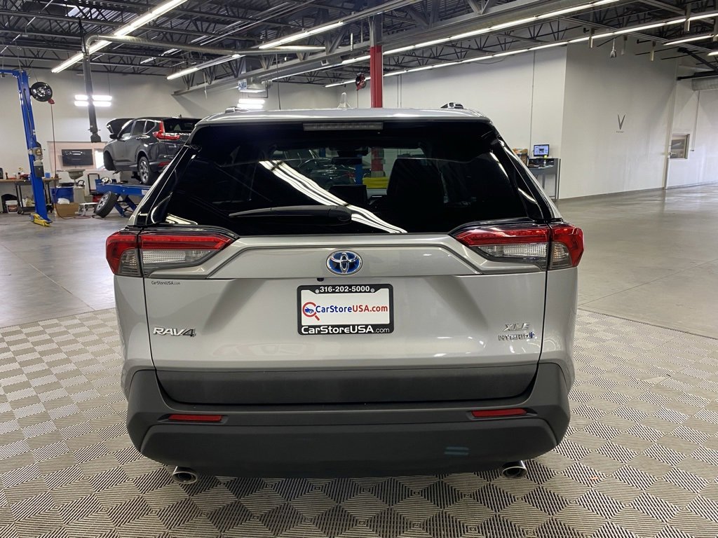 Used 2022 Toyota RAV4 XLE Premium image 9