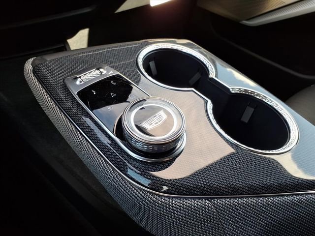 New 2026 Cadillac Optiq Luxury 2 RWD image 32