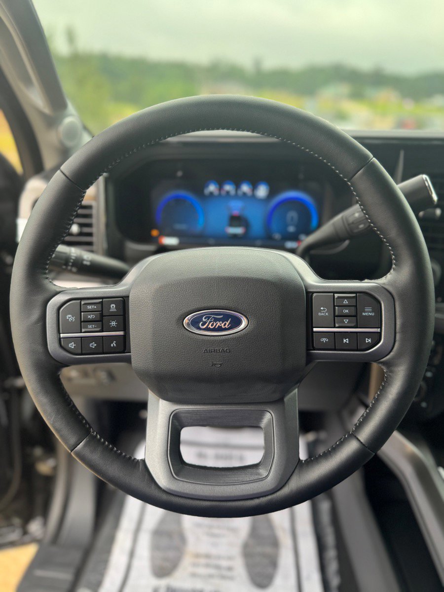 Used 2023 Ford F250 Lariat w/ Lariat Ultimate Package image 13