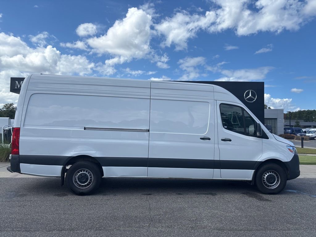 Used 2024 Mercedes-Benz Sprinter 2500 image 2