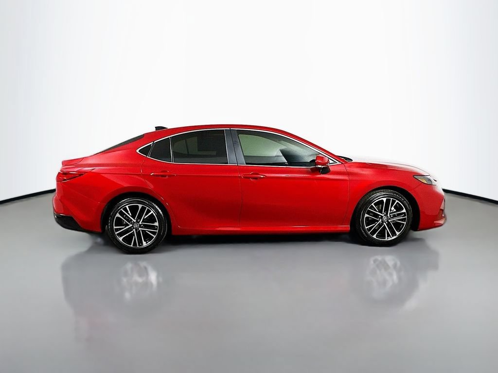 Used 2025 Toyota Camry XLE FWD image 7