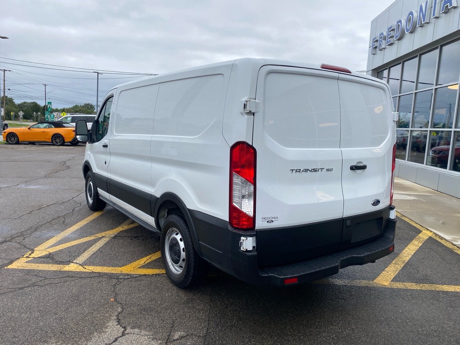 Used 2019 Ford Transit 150 130 Low Roof RWD image 4