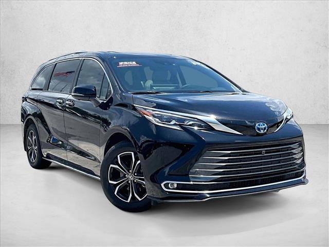 Used 2025 Toyota Sienna Platinum AWD/4WD image 10