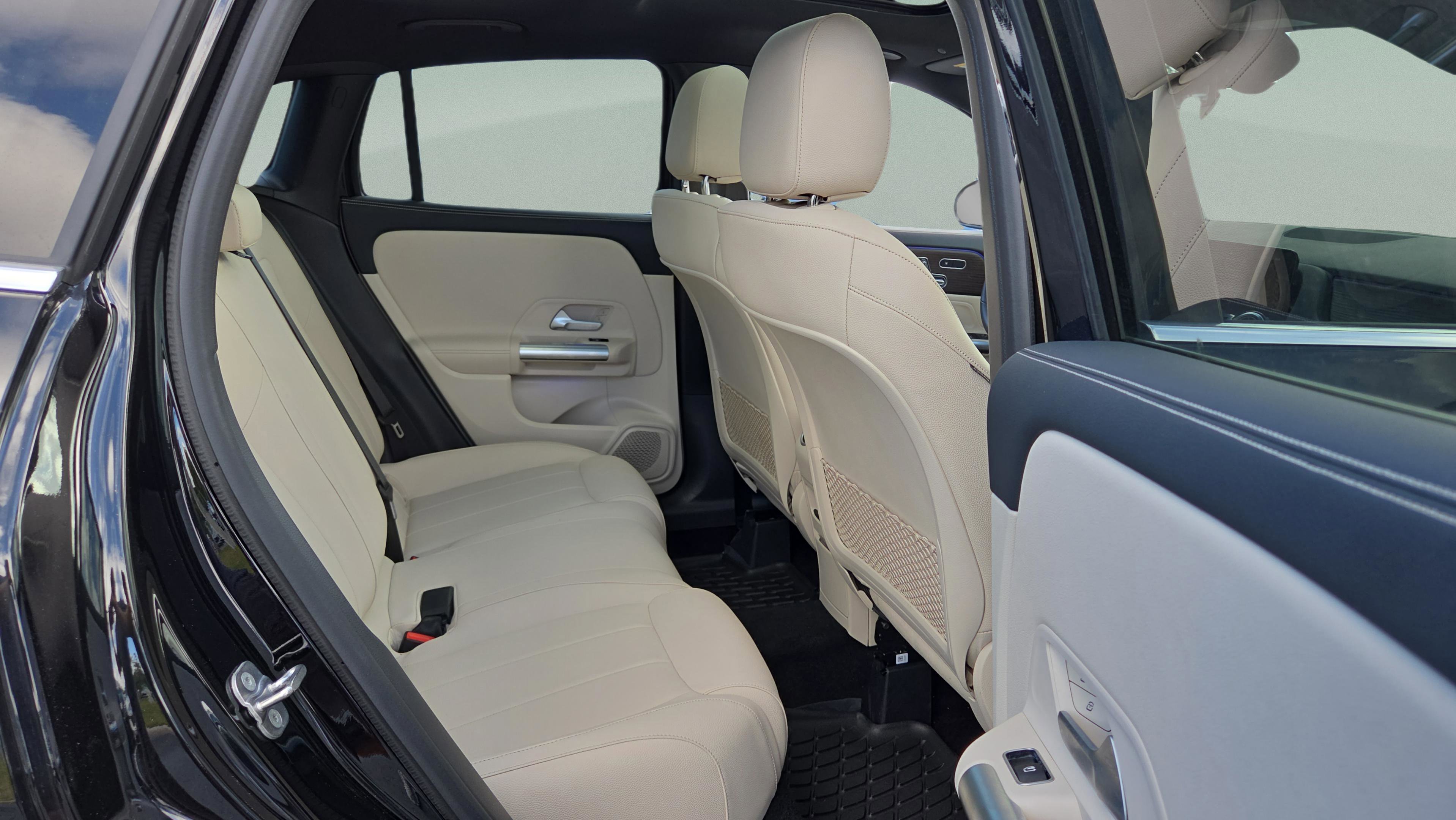 Used 2025 Mercedes-Benz GLA 250 image 35