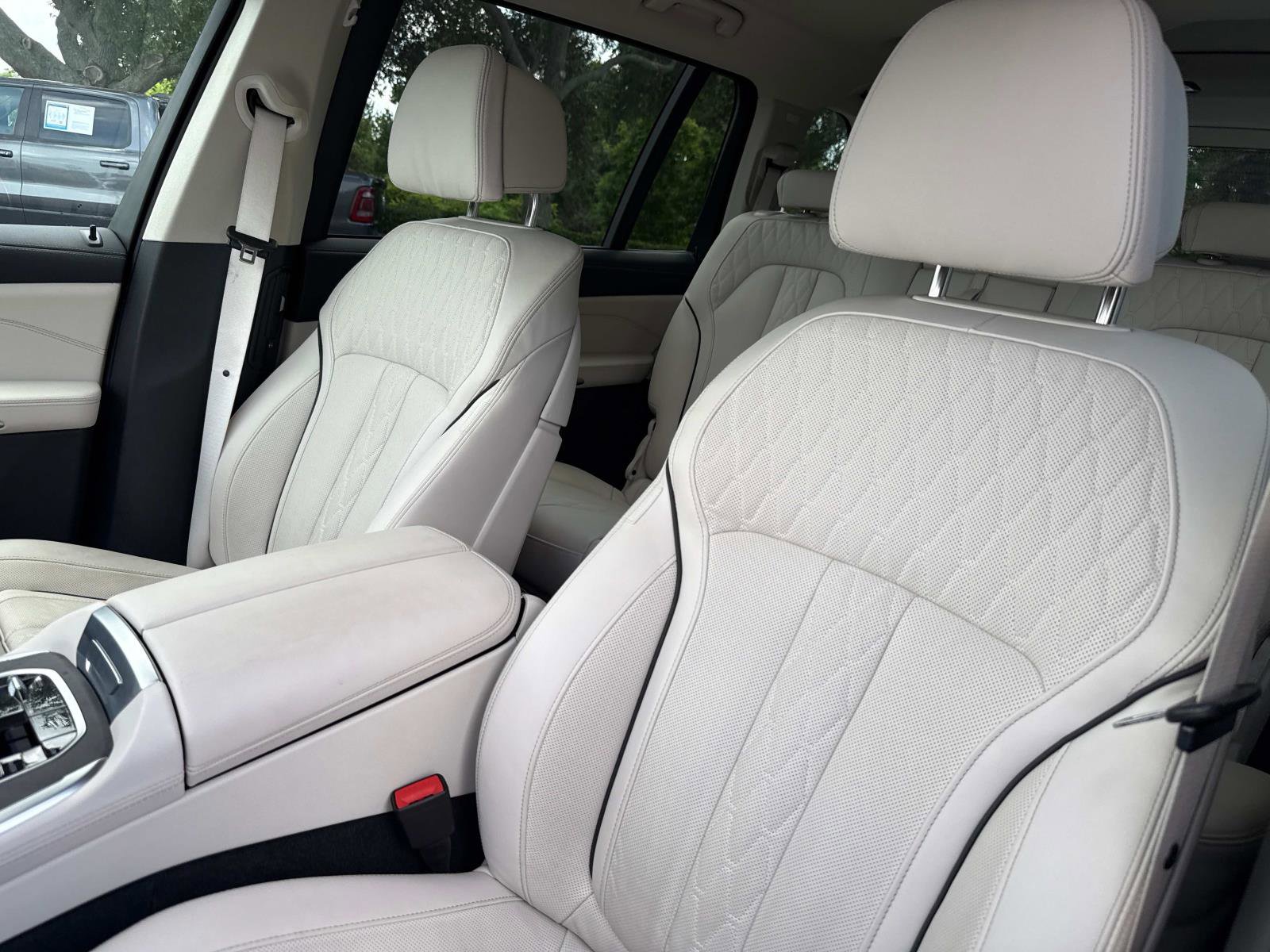 Certified 2025 BMW X7 xDrive40i w/ Premium Package image 20