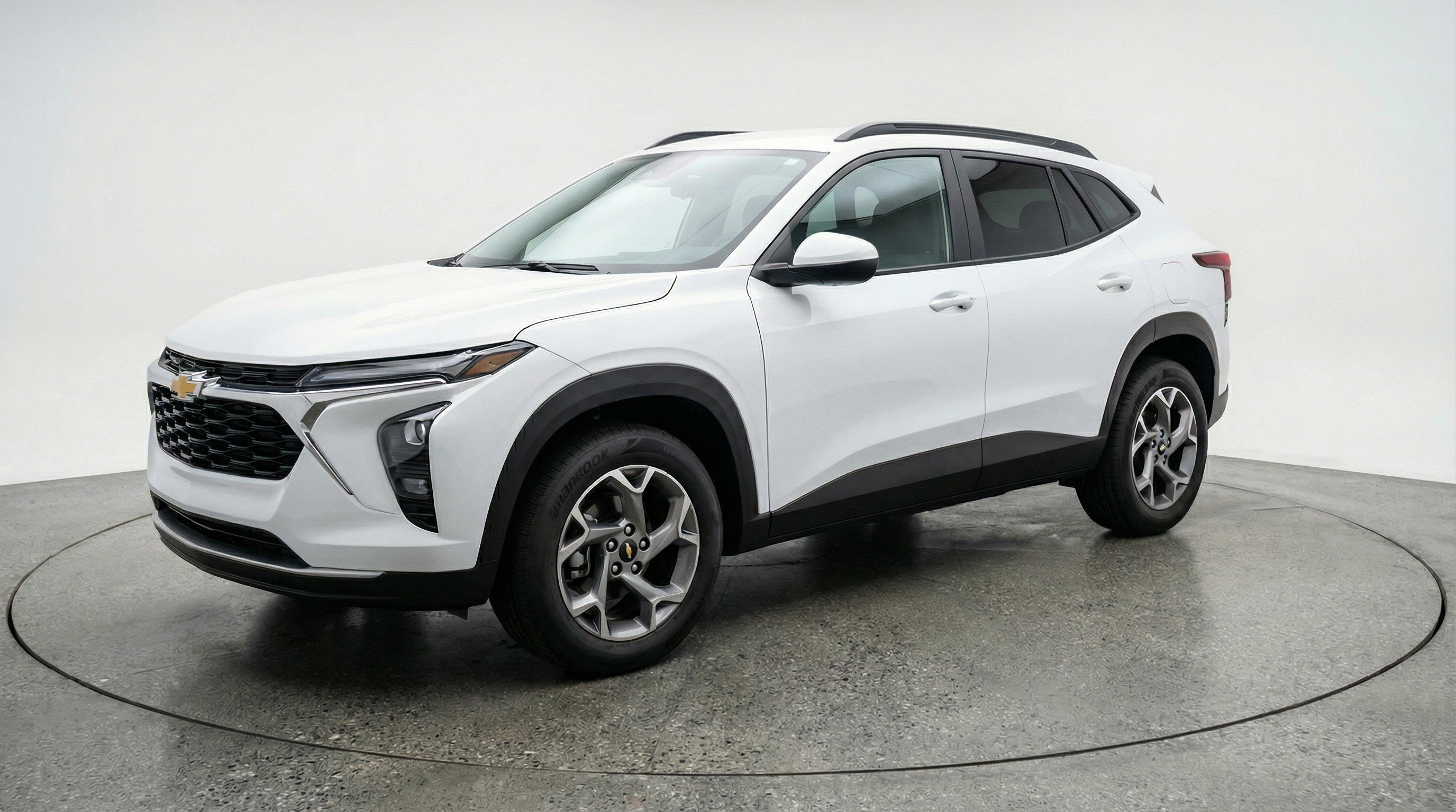 Used 2025 Chevrolet Trax LT image 3