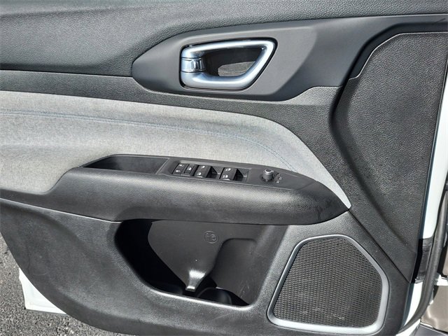 Certified 2024 Jeep Compass Latitude image 19